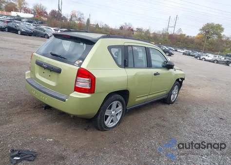 2010 Jeep Compass Sport z USA, uszkodzony, nr VIN 1J4NT4FB7AD523288